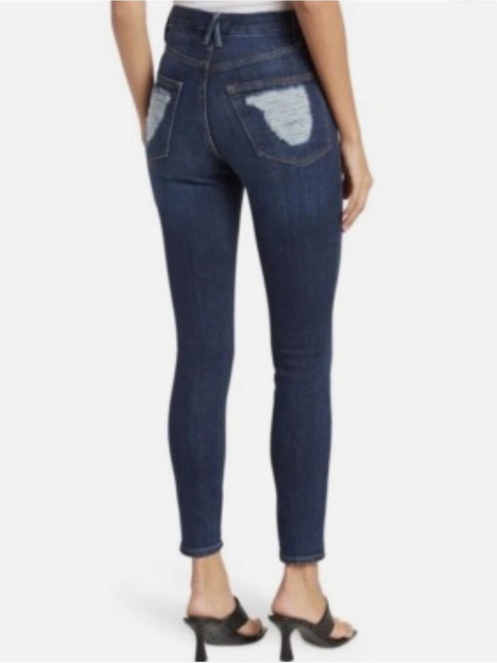 Good American ‘Chewed Back Pocket’ style Skinny Jeans